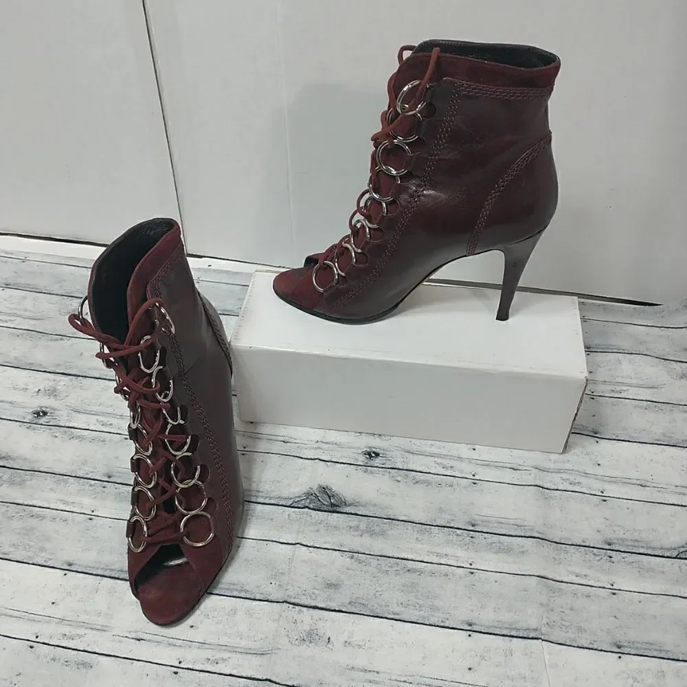Brian Atwood Womans SZ US 8 EUR 39 Burgundy Adele Booties